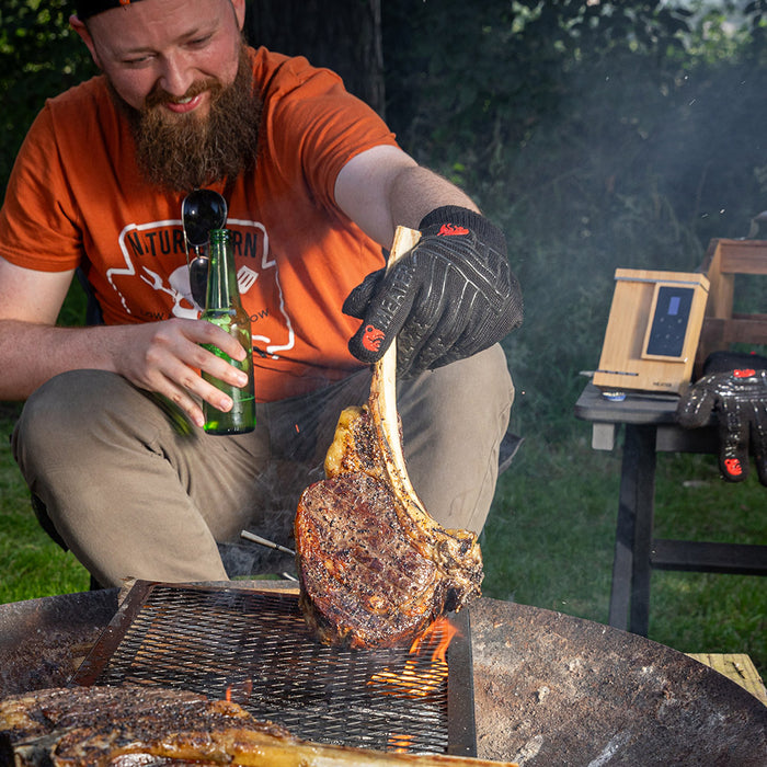 MEATER Pro XL und Grillhandschuhe